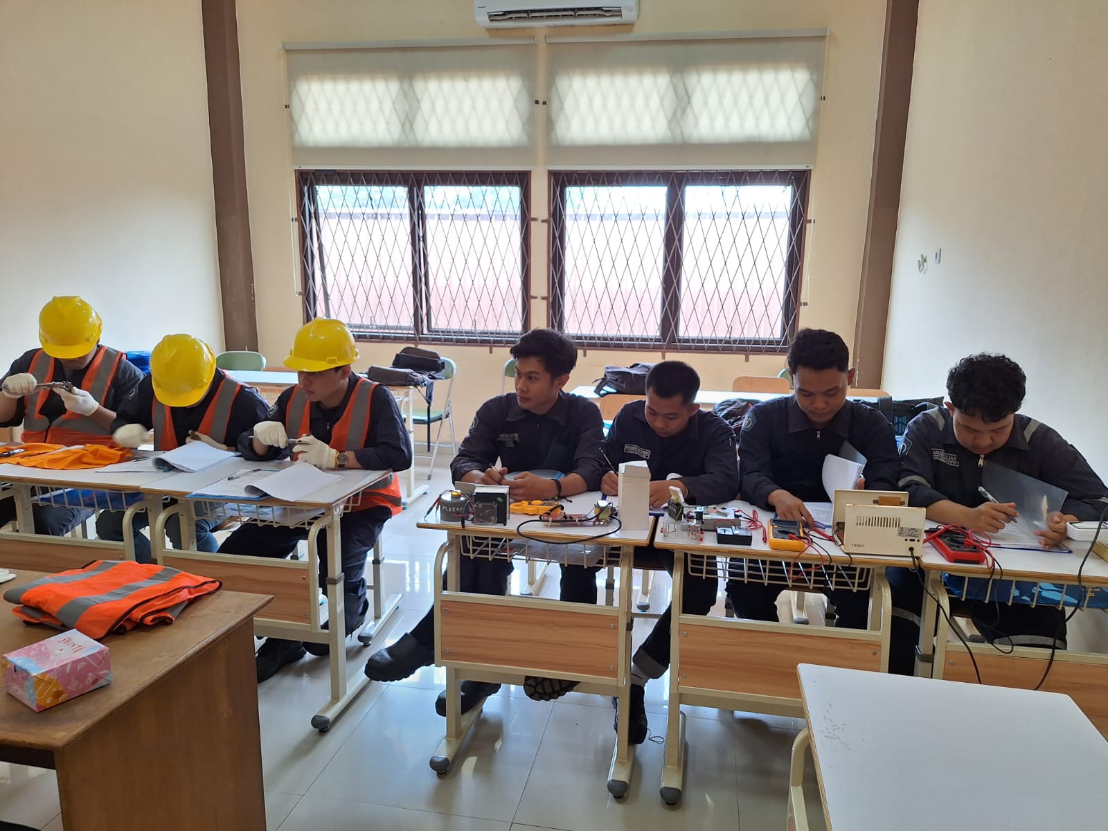 Skema Teknik Perawatan Prediksi pada Elemen-Elemen Mesin yang Berotasi